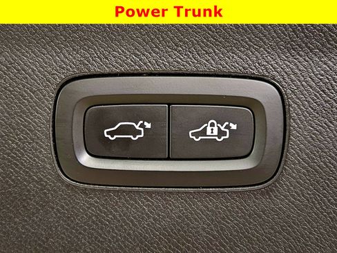 Used 2017 Volvo XC90 T6 Inscription w/ Vision Package image 29