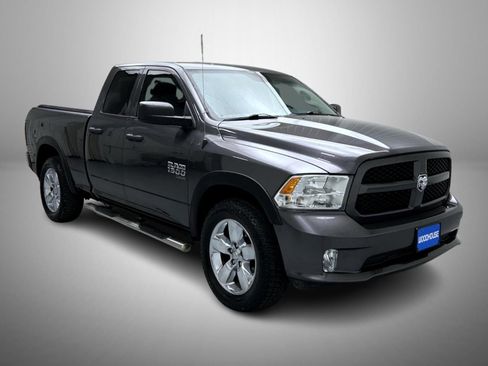 Used 2019 RAM 1500 Express w/ Express Value Package AWD/4WD image 3