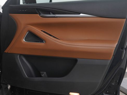 Used 2024 INFINITI QX60 Sensory image 11