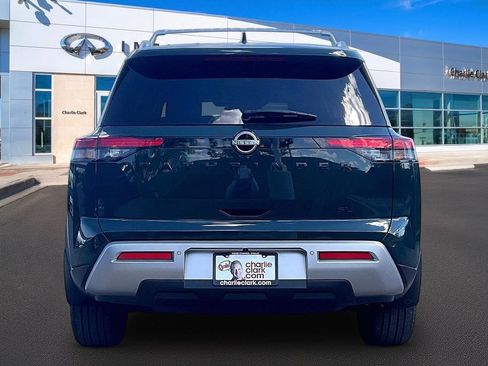 Used 2022 Nissan Pathfinder SL w/ SL Black Package FWD image 4