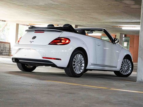 Used 2019 Volkswagen Beetle 2.0T SE FWD image 6