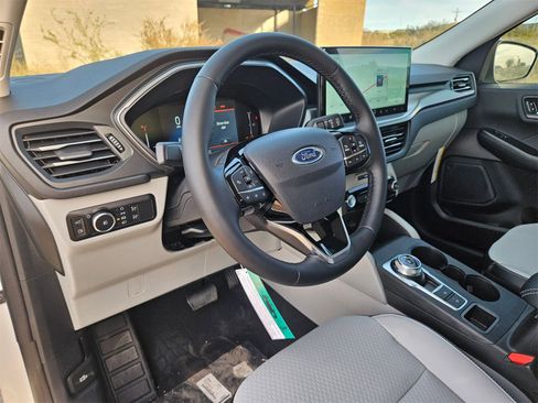 New 2026 Ford Escape SE image 13