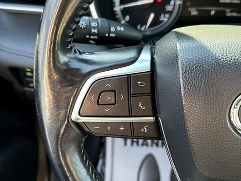 Used 2021 Toyota Highlander XLE image 35