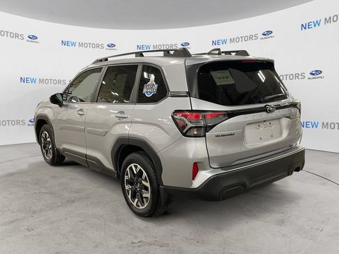 Used 2026 Subaru Forester Premium AWD/4WD image 3