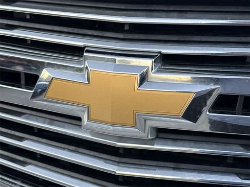 Used 2020 Chevrolet Suburban Premier image 8