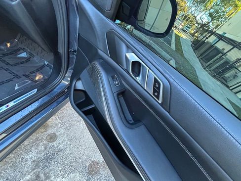 Used 2022 BMW X5 sDrive40i w/ M Sport Package image 29