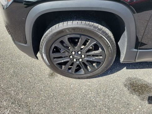 Used 2023 GMC Acadia SLE w/ Elevation Edition image 5