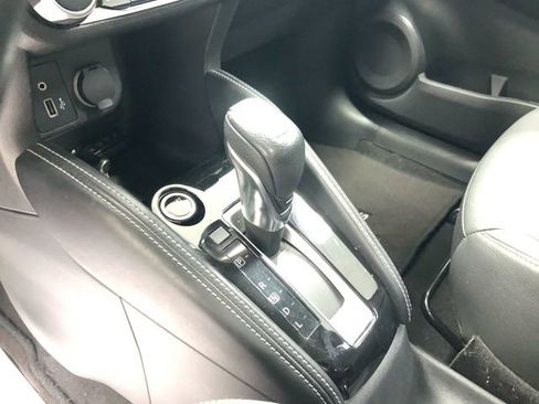 Used 2018 Nissan Kicks SR w/ Premium Package FWD image 24