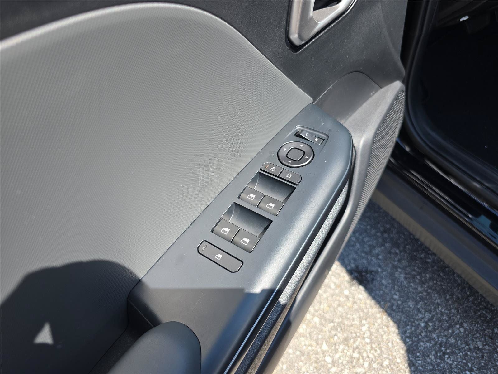 Used 2025 Kia K4 FWD image 19