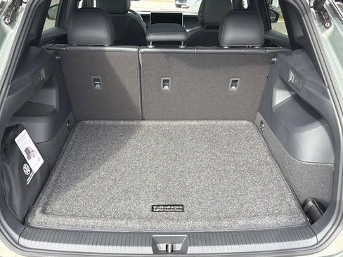 New 2026 Volkswagen Tiguan SE R-Line FWD image 17