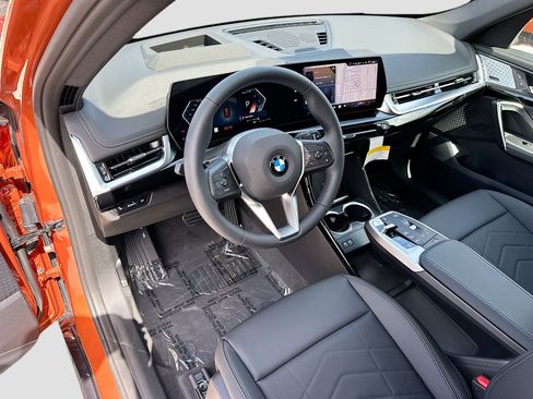 Used 2025 BMW X1 xDrive28i w/ Technology Package AWD/4WD image 9