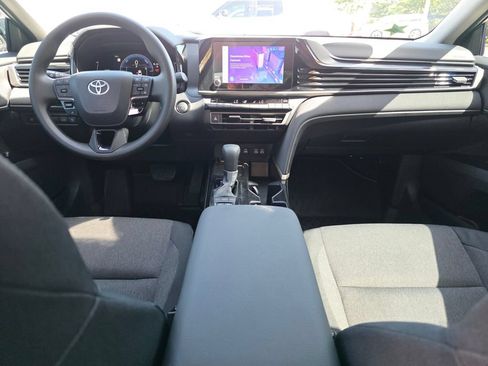 Used 2025 Toyota Camry LE FWD image 5
