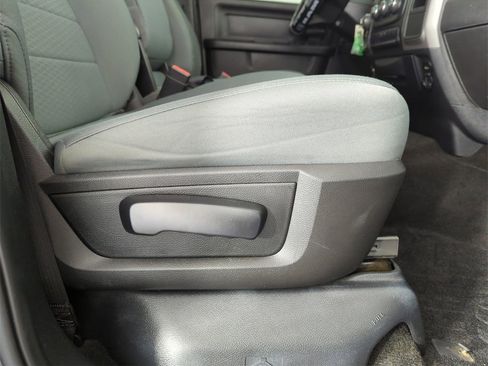 Used 2017 RAM 1500 Express w/ Express Value Package image 32