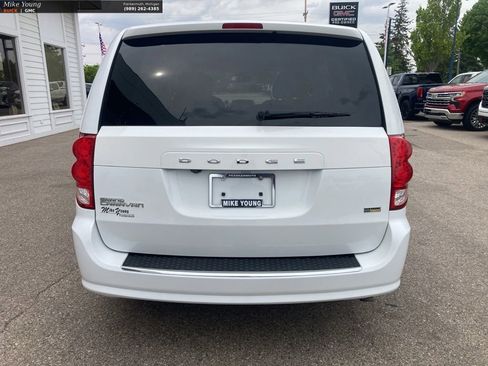 Used 2019 Dodge Grand Caravan SE FWD image 6