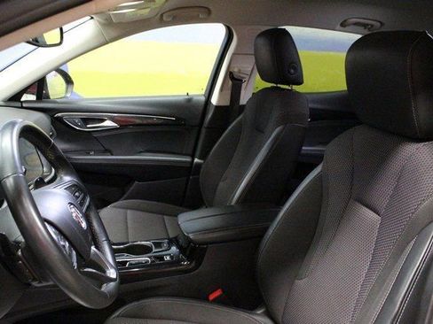 Used 2023 Buick Envision Preferred image 18