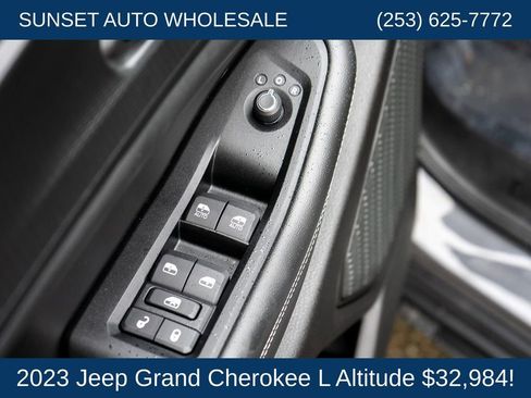 Used 2023 Jeep Grand Cherokee L Altitude image 46