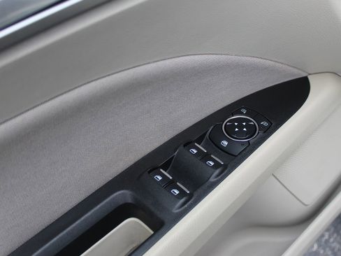 Used 2019 Ford Fusion SE image 22