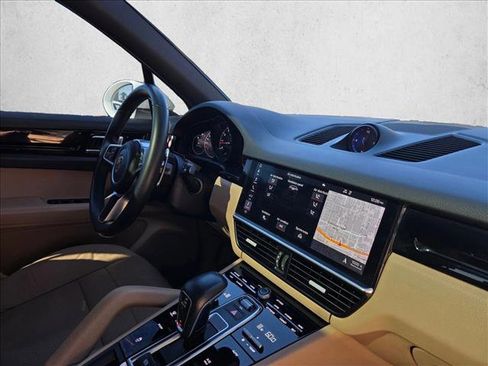 Used 2020 Porsche Cayenne image 21