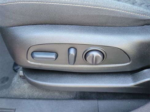 Certified 2024 Chevrolet Equinox LT image 12