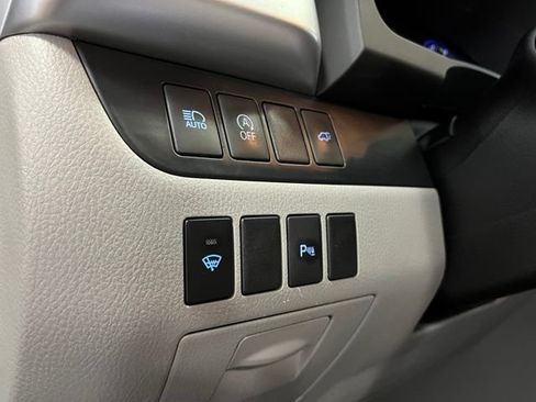 Certified 2018 Toyota Highlander Limited AWD/4WD image 18