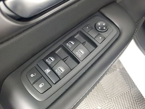 New 2026 Chrysler Pacifica Select image 28