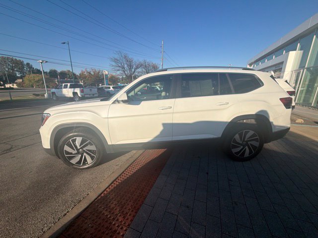 Used 2024 Volkswagen Atlas SEL AWD/4WD image 16