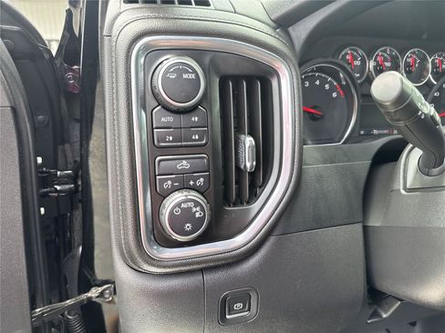 Used 2022 Chevrolet Silverado 1500 LT w/ Z71 Off-Road Package AWD/4WD image 19