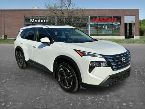 Certified 2024 Nissan Rogue SV w/ SV Premium Package FWD image 5