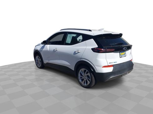 Used 2023 Chevrolet Bolt EUV LT w/ Comfort Package image 6