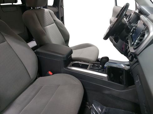 Used 2022 Toyota Tacoma SR5 w/ SR5 Appearance Package (SM) image 9