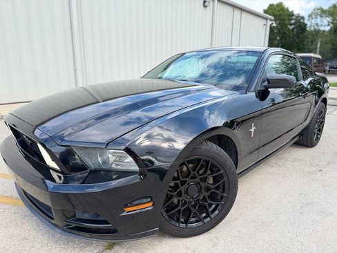 Used 2013 Ford Mustang Premium RWD image 1