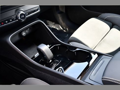 Certified 2023 Volvo C40 P8 Recharge Plus w/ Climate Package AWD/4WD image 36