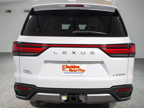 Used 2024 Lexus LX 600 4WD w/ Interior Upgrade Package image 8