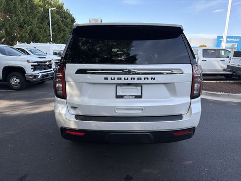Used 2022 Chevrolet Suburban Z71 w/ Luxury Package AWD/4WD image 9