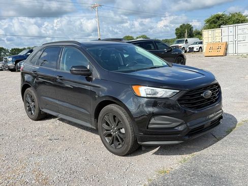 Used 2024 Ford Edge SE w/ Black Appearance Package AWD/4WD image 2
