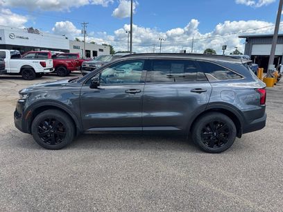 Used 2021 Kia Sorento S w/ Panoramic Sunroof Package