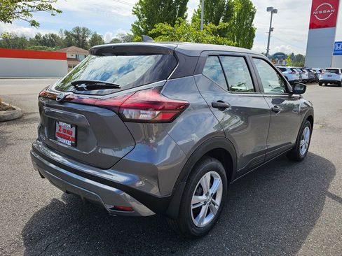 New 2025 Nissan Kicks Play S image 3