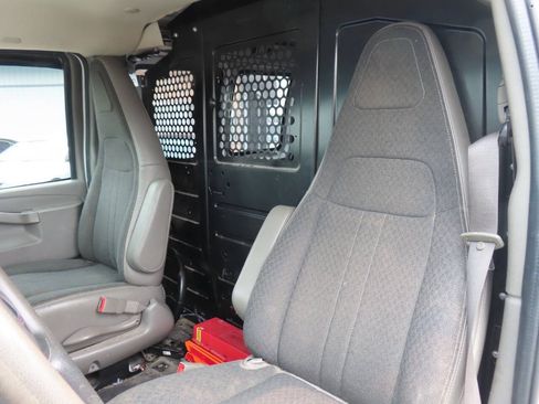 Used 2019 GMC Savana 2500 w/ Driver Convenience Package RWD image 40