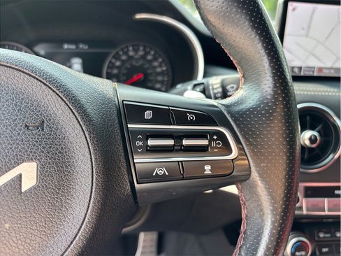 Used 2022 Kia Stinger GT2 image 31