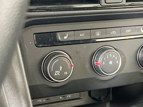 Used 2022 Volkswagen Taos S image 19