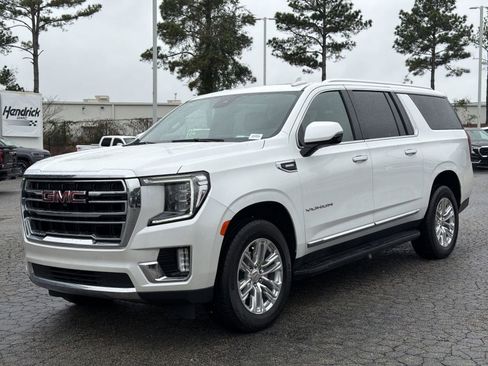 Used 2024 GMC Yukon XL SLT w/ SLT Premium Package image 5