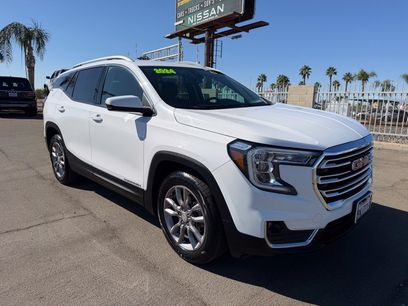 Used 2024 GMC Terrain SLT