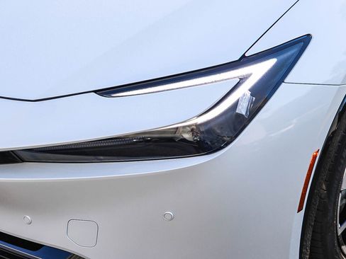 New 2026 Toyota Prius Plug-In Hybrid FWD image 5
