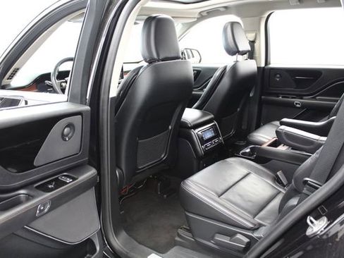 Used 2021 Lincoln Aviator Reserve w/ Equipment Group 201A AWD/4WD image 15