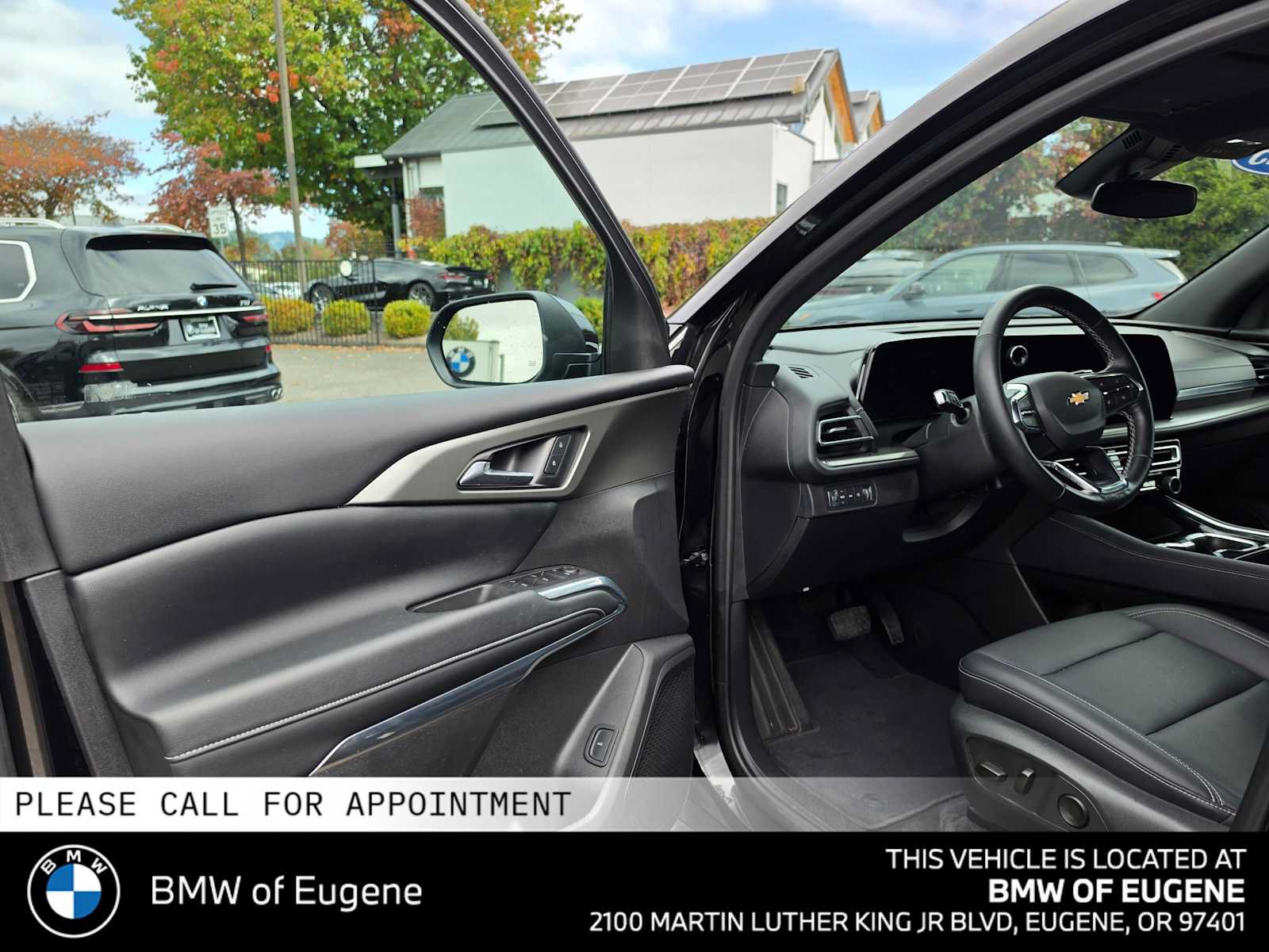 Used 2025 Chevrolet Traverse LT AWD/4WD image 22