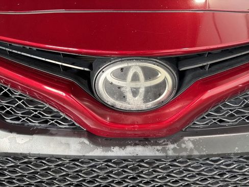 Used 2018 Toyota Camry SE FWD image 12
