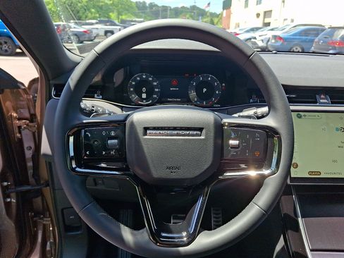 Used 2026 Land Rover Range Rover Evoque Dynamic SE AWD/4WD image 20