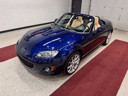 Used 2011 MAZDA MX-5 Miata Grand Touring RWD image 4