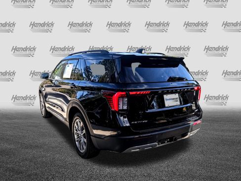 Used 2025 Ford Explorer Active w/ Active Comfort Package AWD/4WD image 8