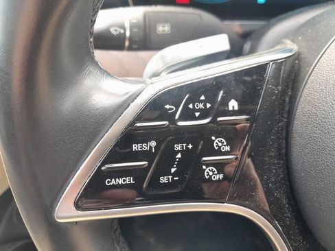 Used 2023 Mercedes-Benz E 350 4MATIC Sedan image 5